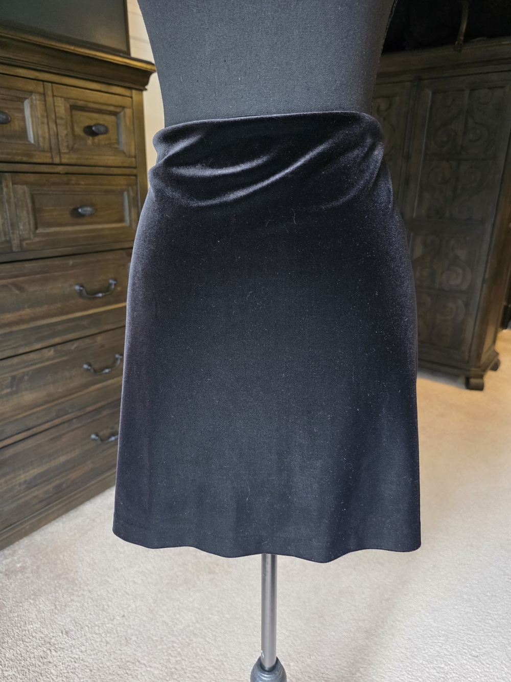 Express Black Velvet Mini Skirt Size Large Y2K Holiday Fall